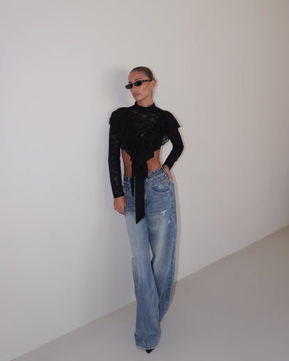 TOP IN PIZZO A MANICHE LUNGHE CON FIOCCHI