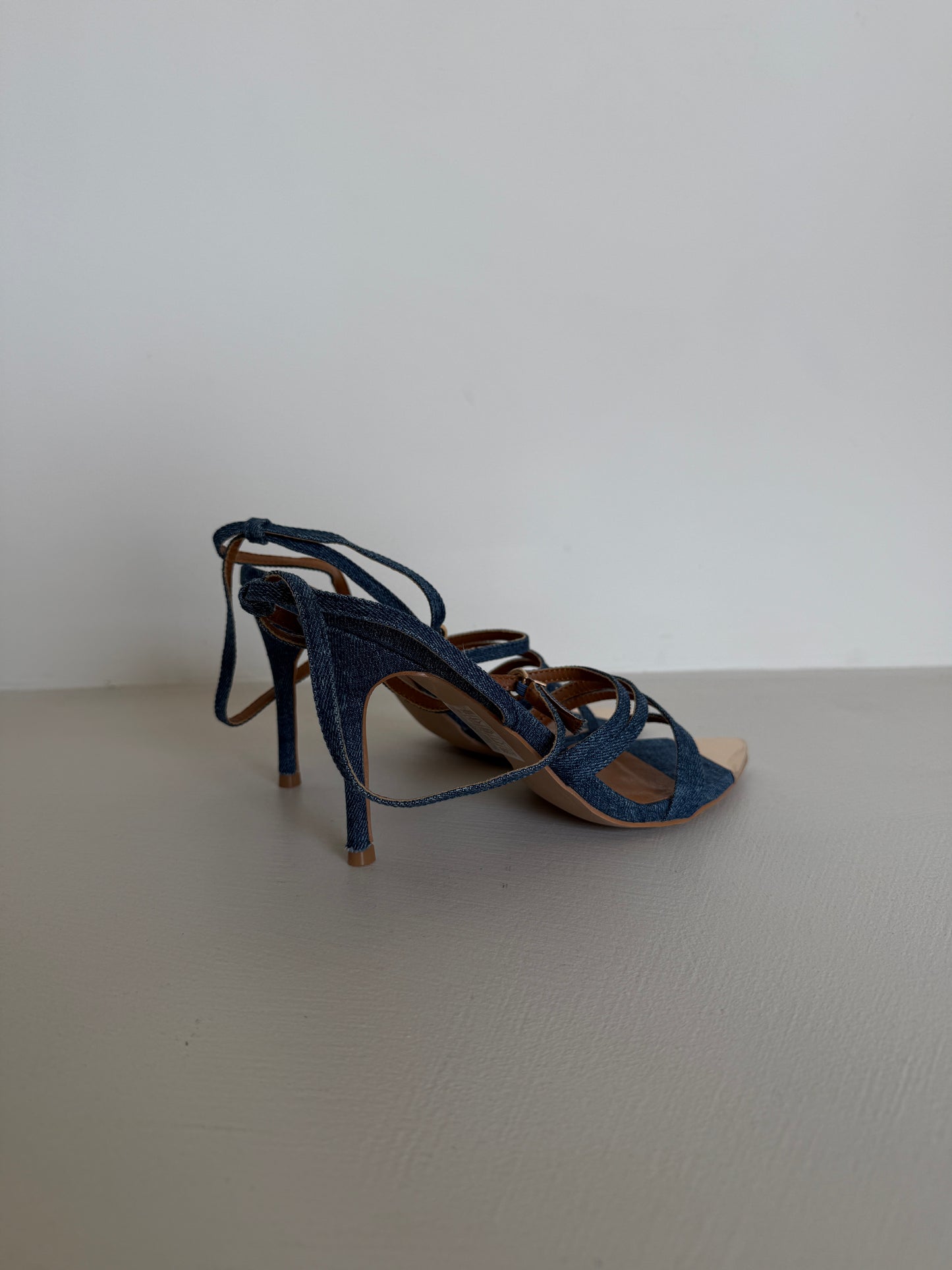 SANDALO CON TACCO IN DENIM