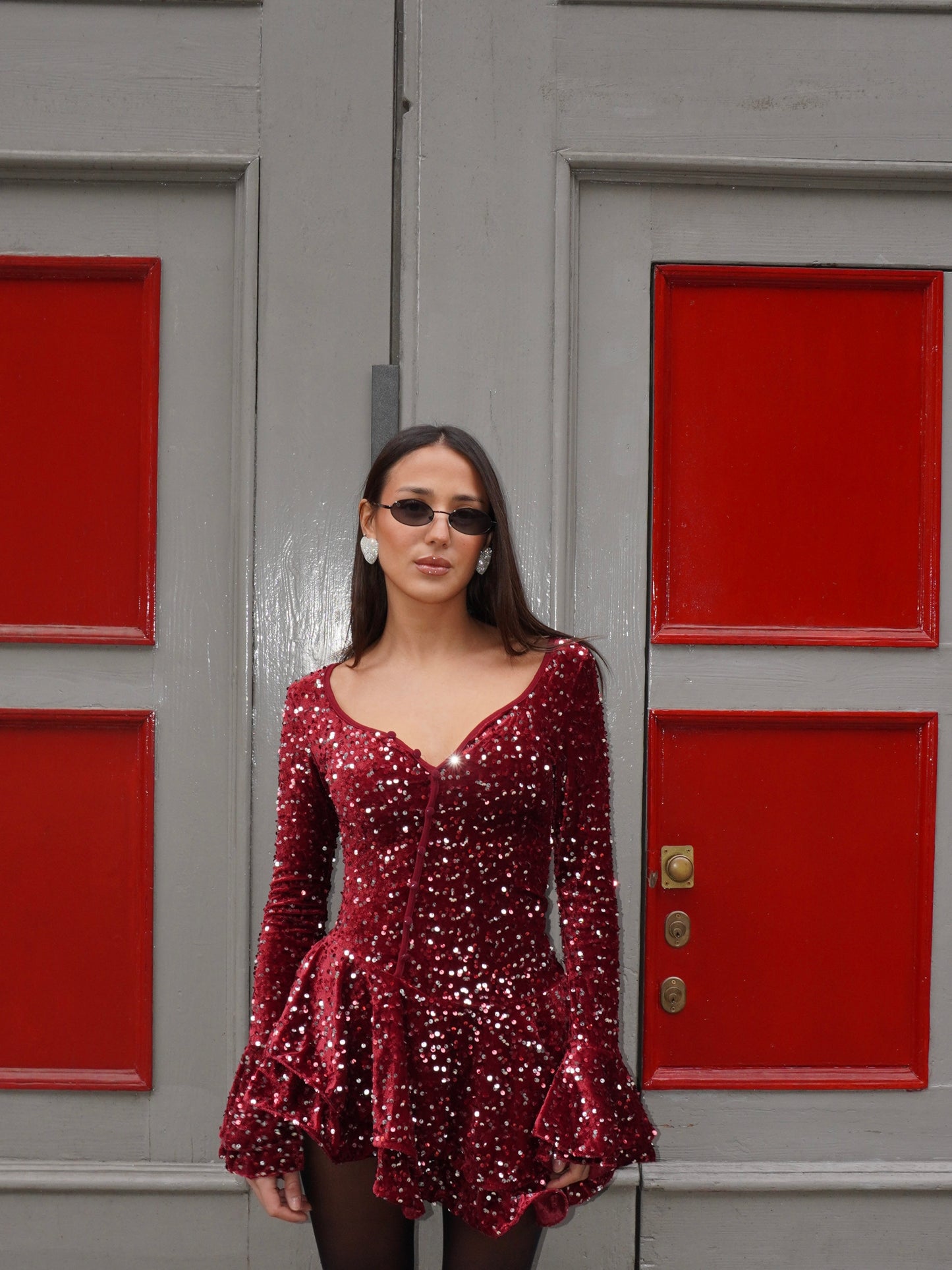 ABITO CORTO CON BOTTONI E PAILLETTES