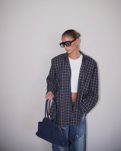 CAMICIA CON SPALLINE IMBOTTITE