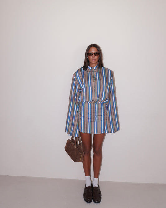 COMPLETO A RIGHE CAMICIA E MINIGONNA