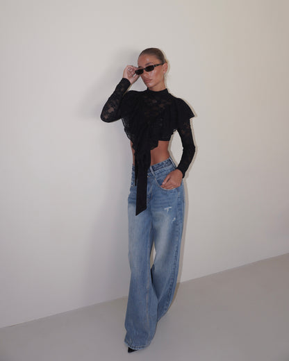 TOP IN PIZZO A MANICHE LUNGHE CON FIOCCHI