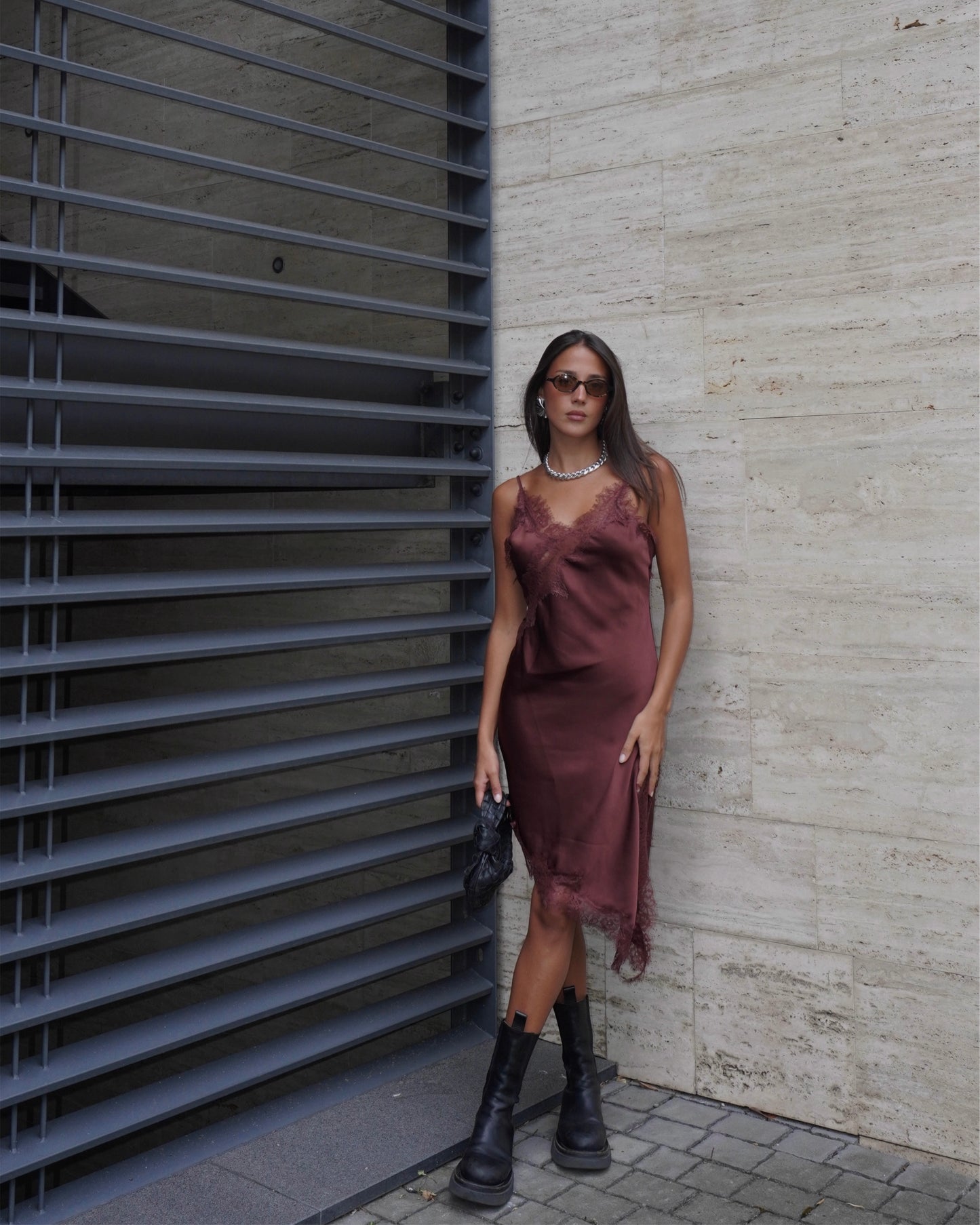 ABITO MIDI IN SIMIL RASO CON PIZZO