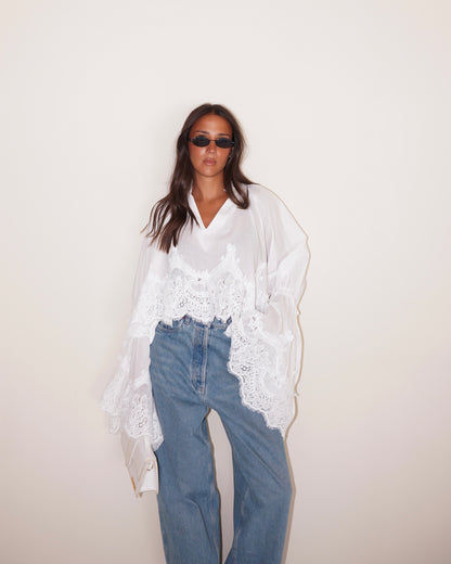 BLUSA CON PIZZO E MANICA AMPIA