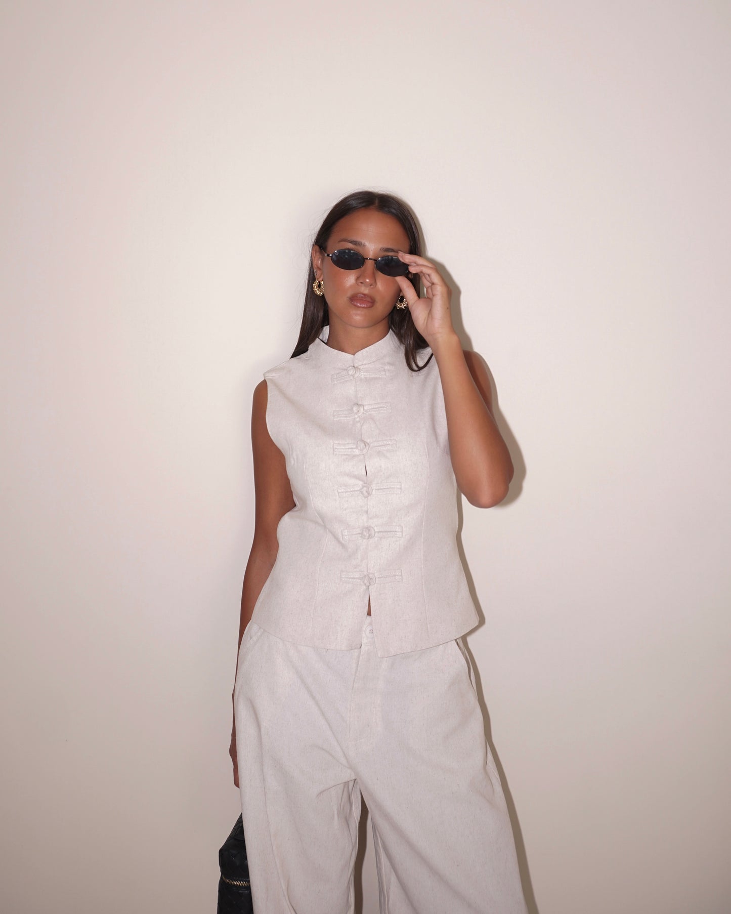 COMPLETO GILET CON ALAMARI E PANTALONE