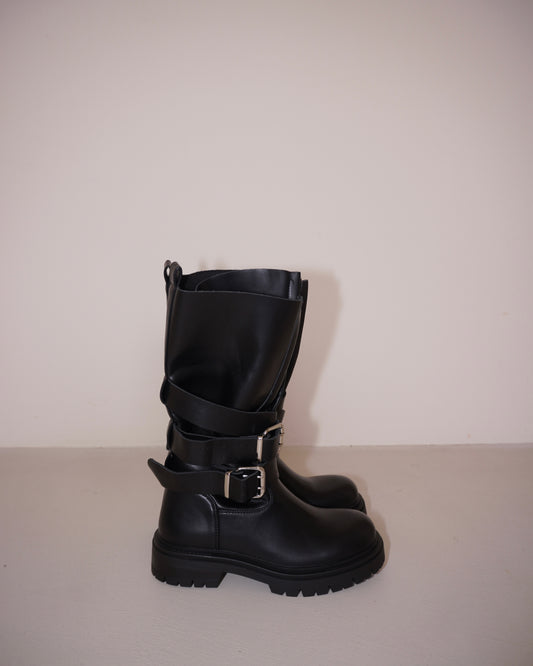 STIVALI BIKER CON FIBBIE
