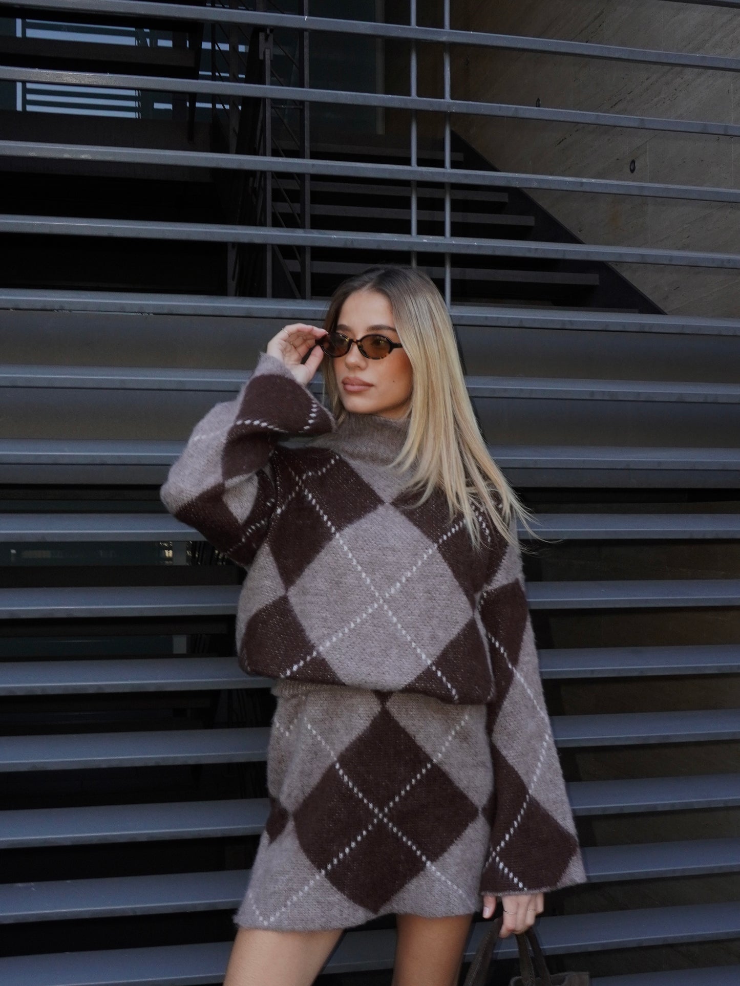 COMPLETO A ROMBI CON COLLO ALTO