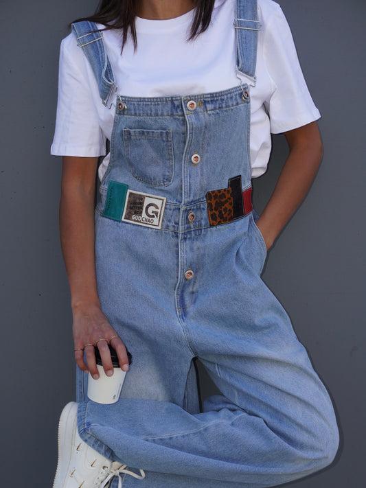SALOPETTE IN DENIM CON TOPPE