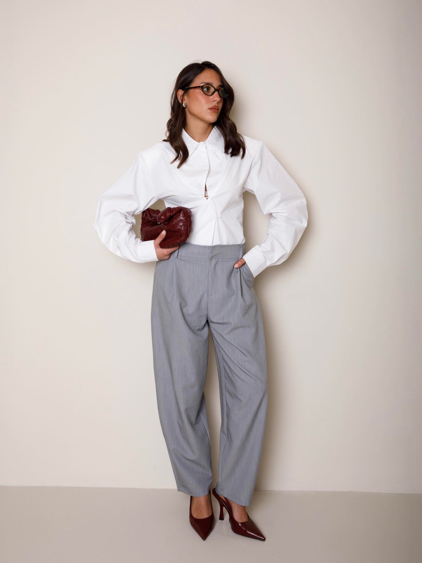 PANTALONE BALLOON CON PINCES LUMINA