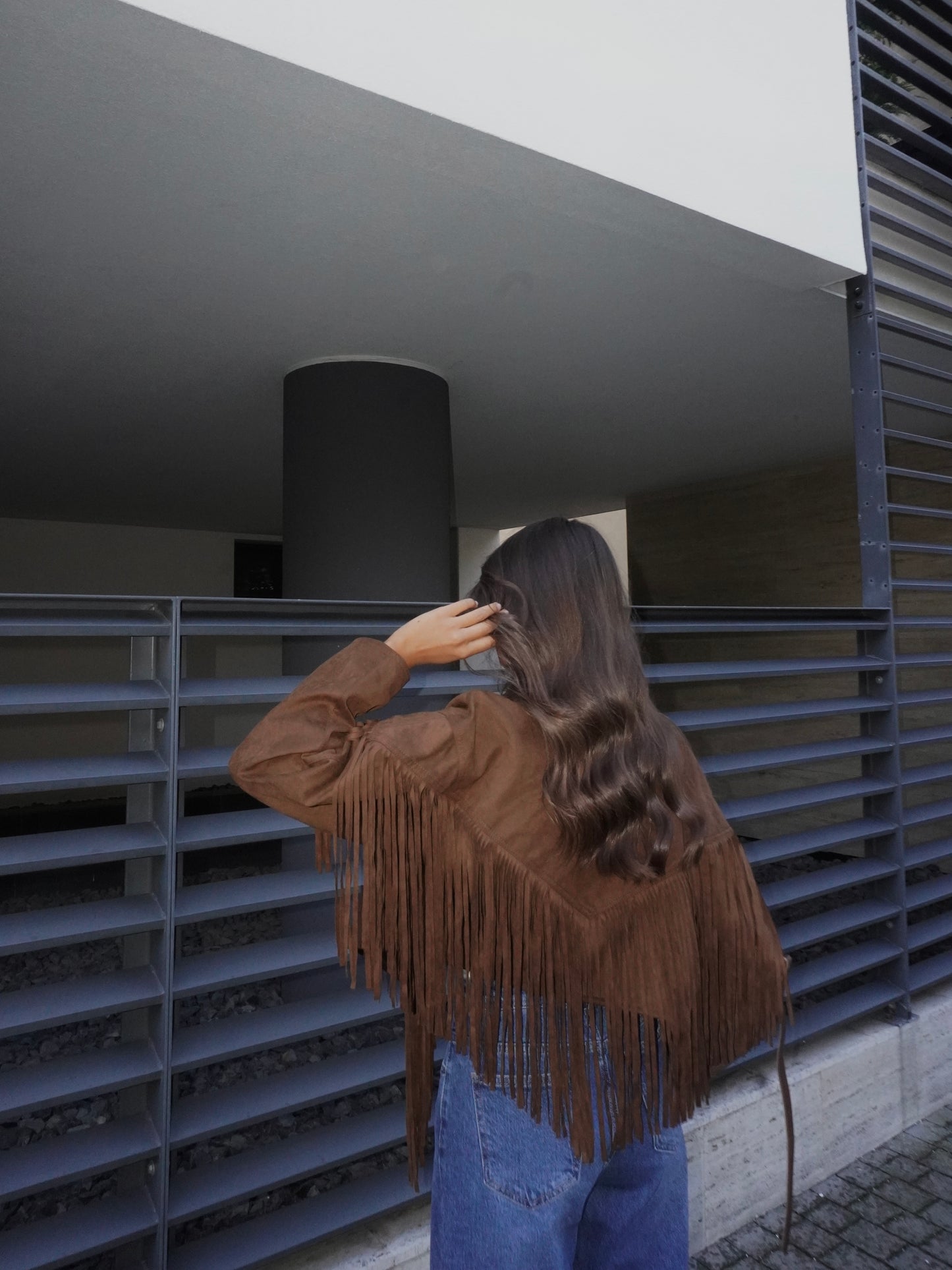 CHIODO IN SIMIL CAMOSCIO CON FRANGE