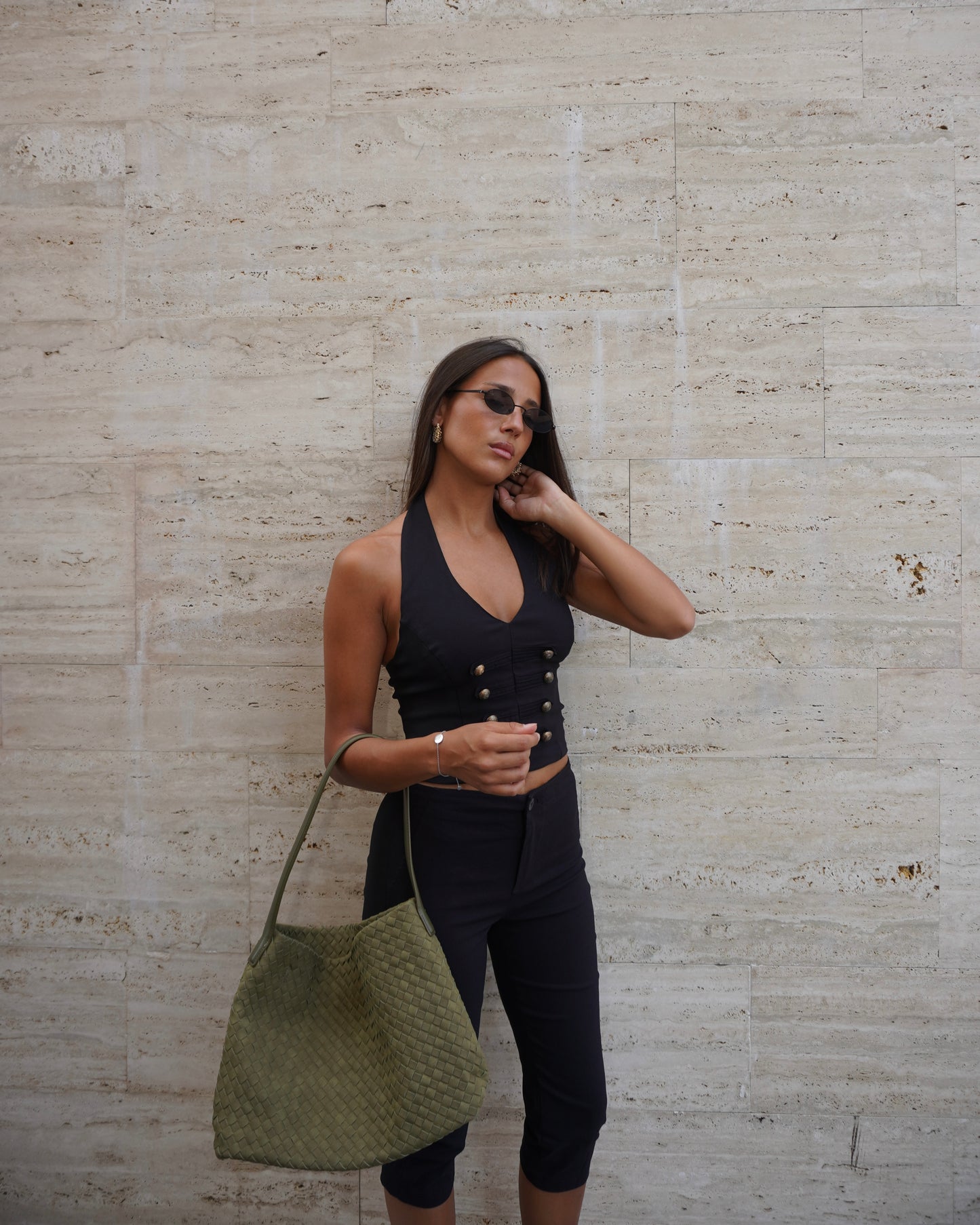 COMPLETO TOP CON BOTTONI E PANTALONE CAPRI LUMINA