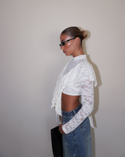 TOP IN PIZZO A MANICHE LUNGHE CON FIOCCHI