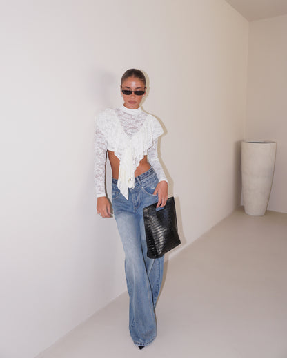 TOP IN PIZZO A MANICHE LUNGHE CON FIOCCHI