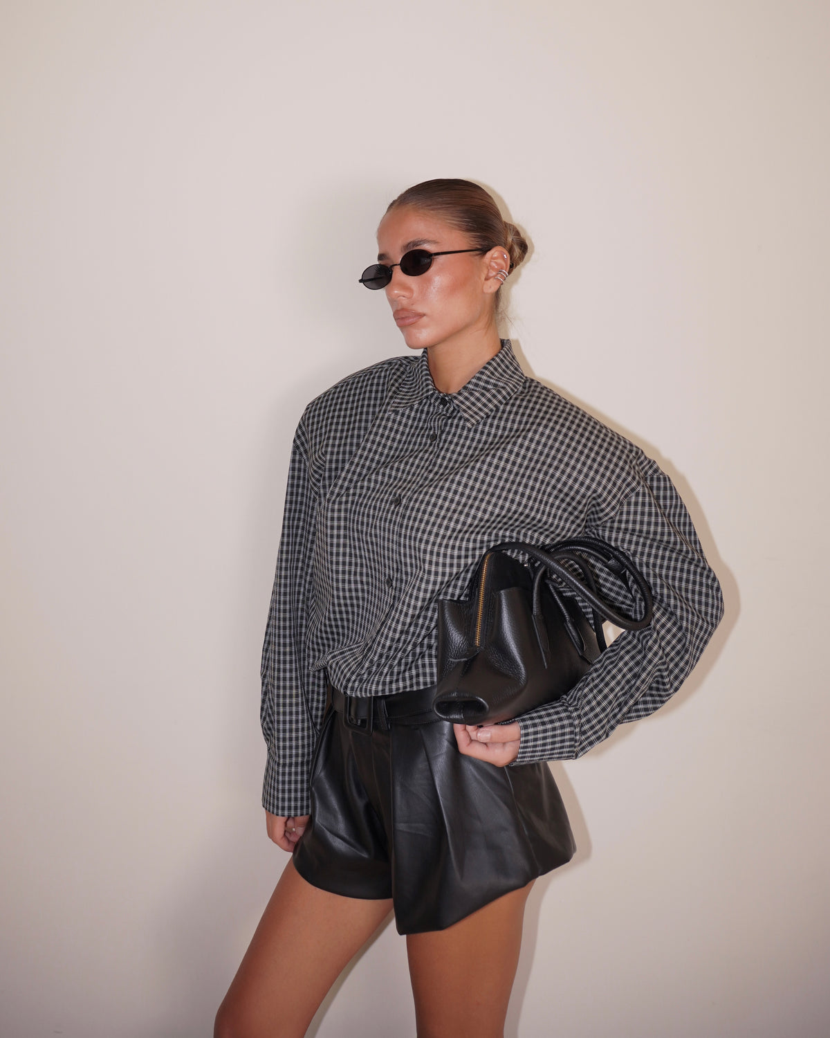 CAMICIA CON SPALLINE IMBOTTITE