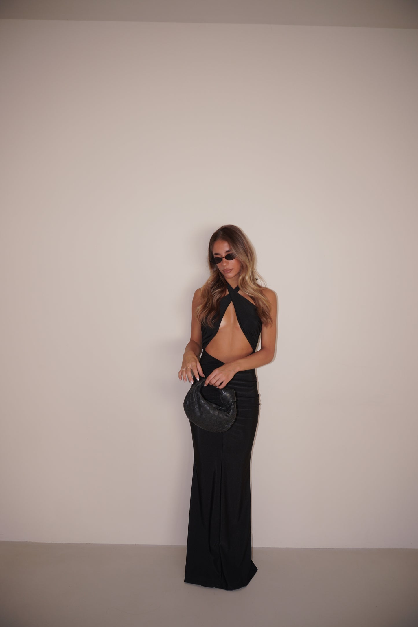 ABITI LUNGO CON COPPE PREFORMATE E CUT-OUT