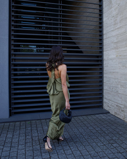 ABITO LUNGO SATINATO SCOLLO HALTER