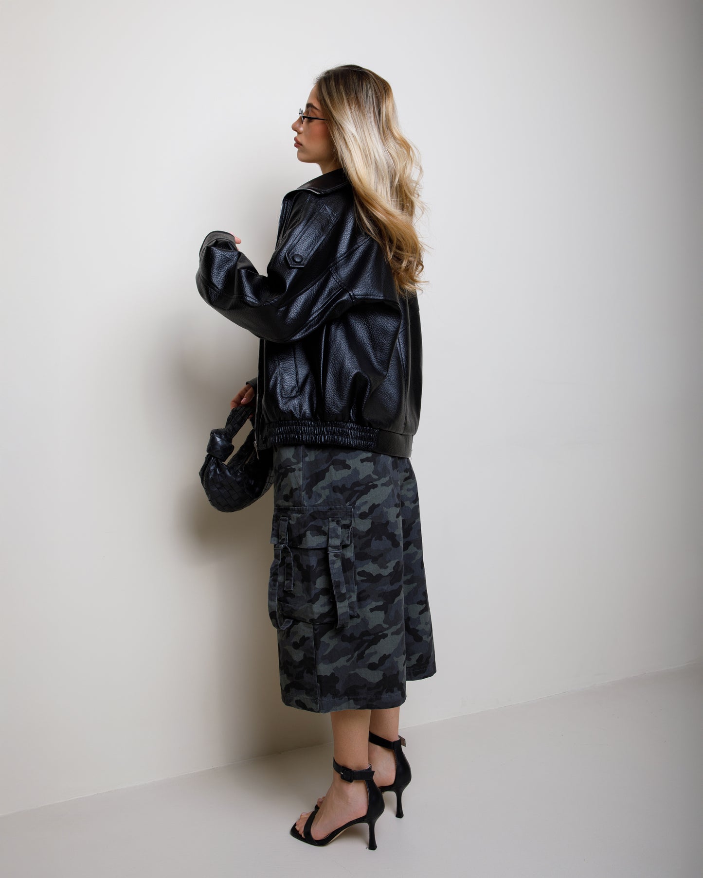 BERMUDA MILITARE CON TASCHE