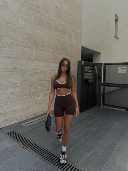 COMPLETO SPORTIVO BICOLOR SHORTS E TOP