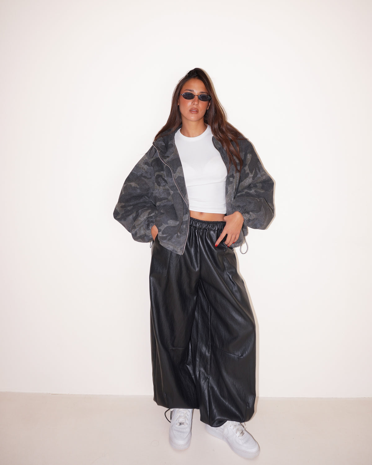 PANTALONE IN ECOPELLE CON COULISSE