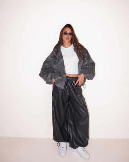 PANTALONE IN ECOPELLE CON COULISSE