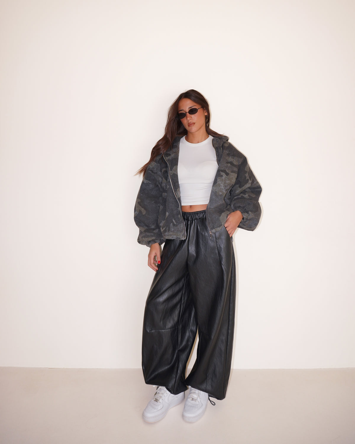 PANTALONE IN ECOPELLE CON COULISSE