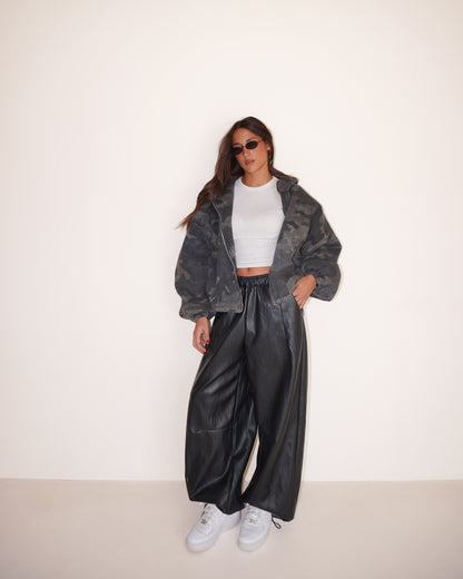 PANTALONE IN ECOPELLE CON COULISSE