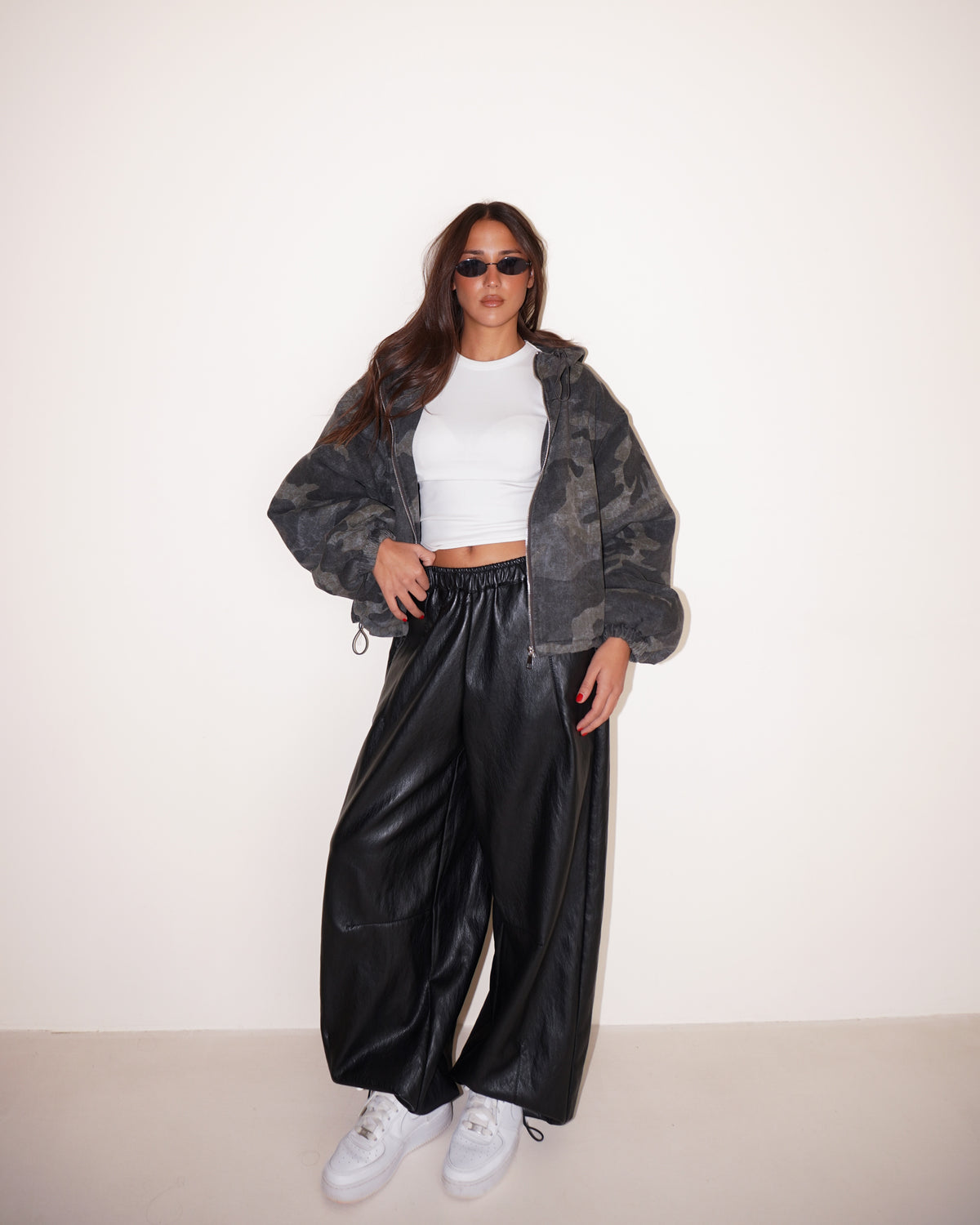 PANTALONE IN ECOPELLE CON COULISSE