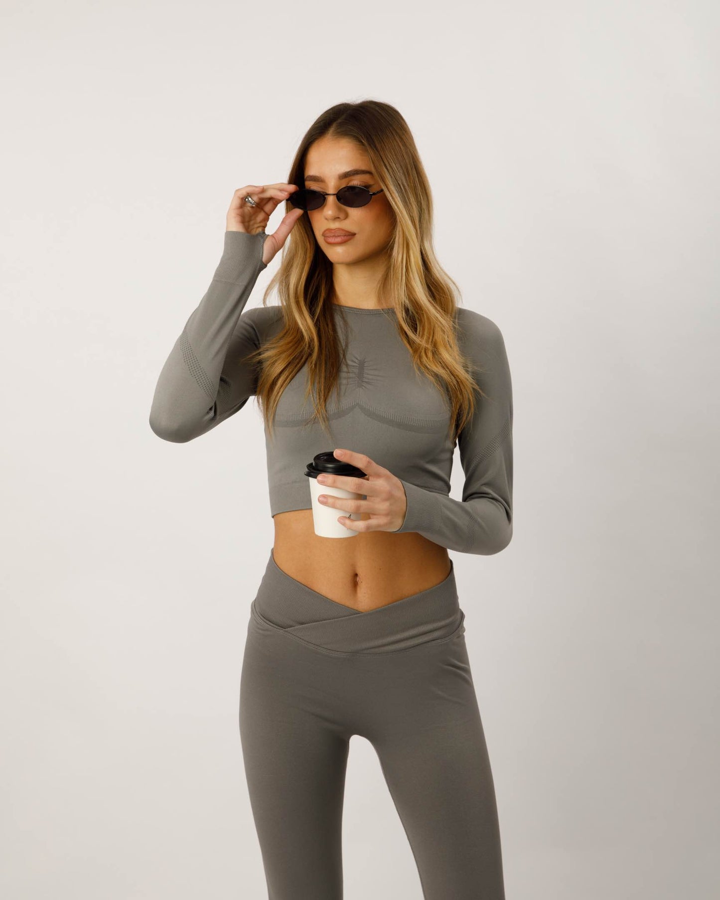 COMPLETO SPORTIVO CON MANICHE LUNGHE