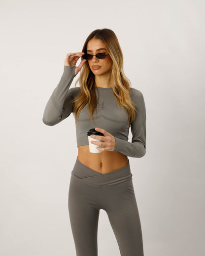 COMPLETO SPORTIVO CON MANICHE LUNGHE