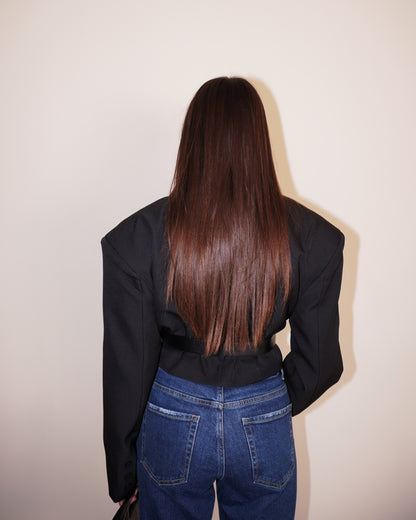 BLAZER CROP ASIMMETRICO CON CINTURA