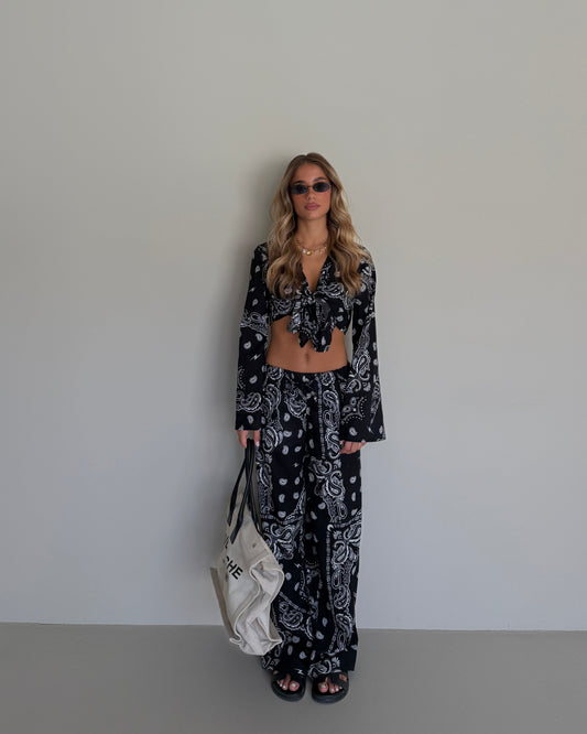 COMPLETO TOP E PANTALONE FANTASIA  BANDANA