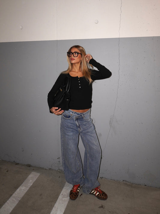 JEANS WIDE LEG CHIUSURA ASIMMETRICA