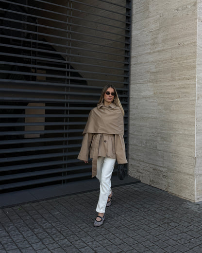 TRENCH CORTO CON MANTELLA LUMINA