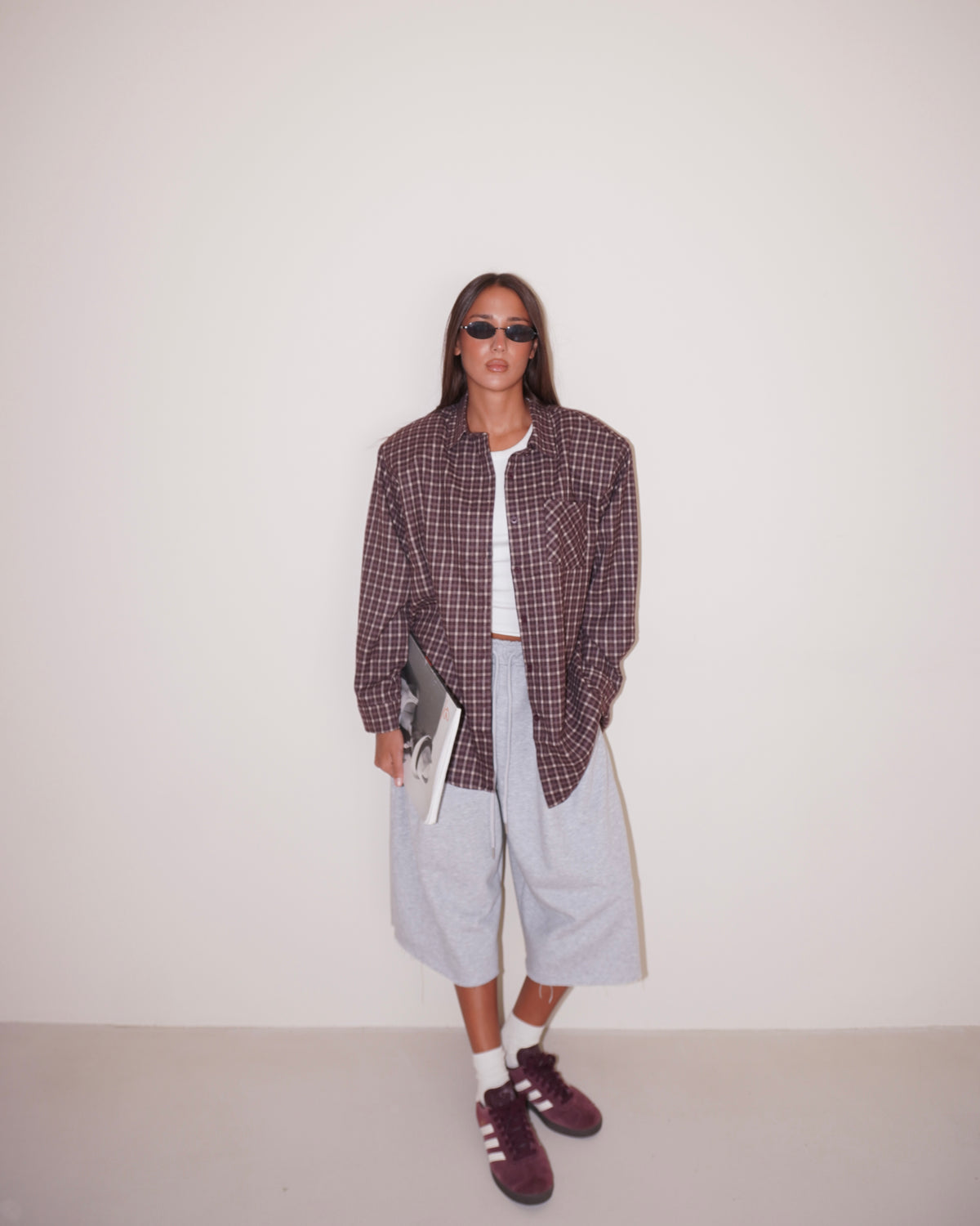 CAMICIA CON SPALLE STRUTTURATE A QUADRI