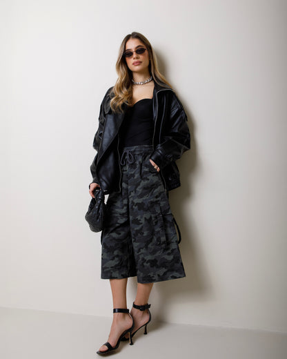 BERMUDA MILITARE CON TASCHE