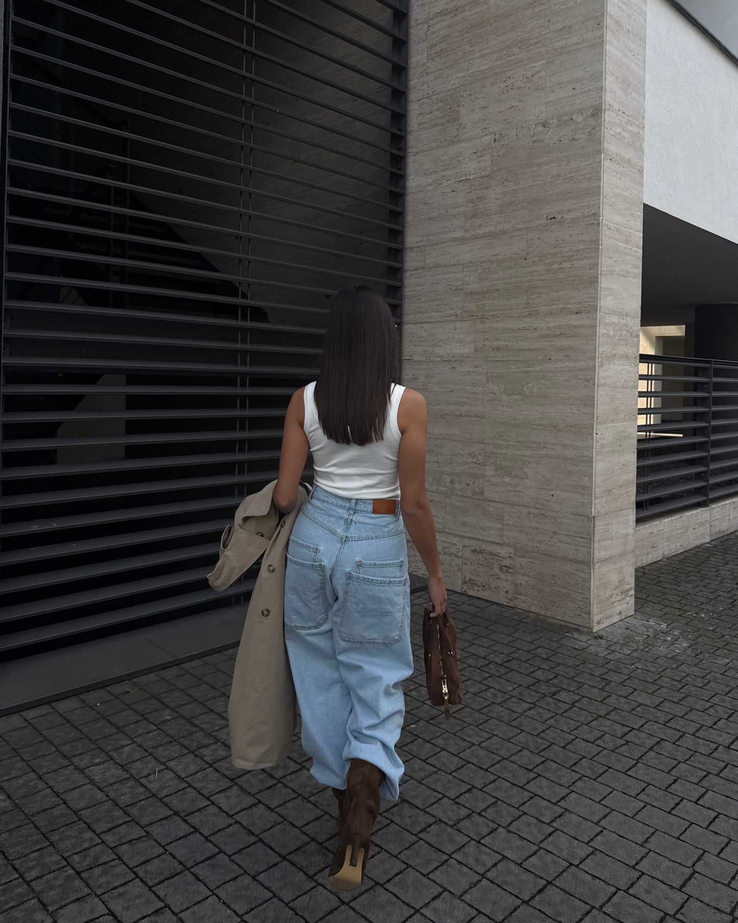JEANS CON DOPPIA TASCA