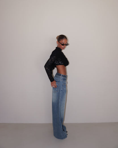 TOP IN PIZZO A MANICHE LUNGHE CON FIOCCHI