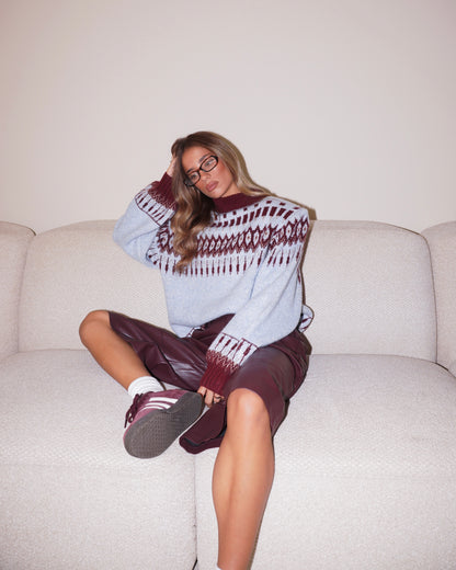 MAGLIONE CON FANTASIA E SPALLE IMBOTTITE