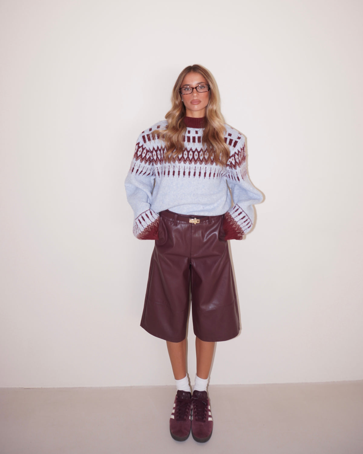 MAGLIONE CON FANTASIA E SPALLE IMBOTTITE