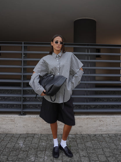 CAMICIA OVER A RIGHE CON CUT OUT