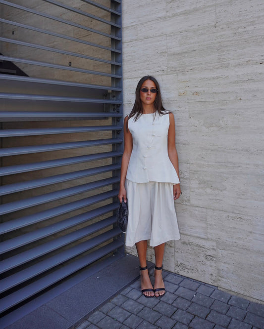 GILET IN LINO CON ALAMARI