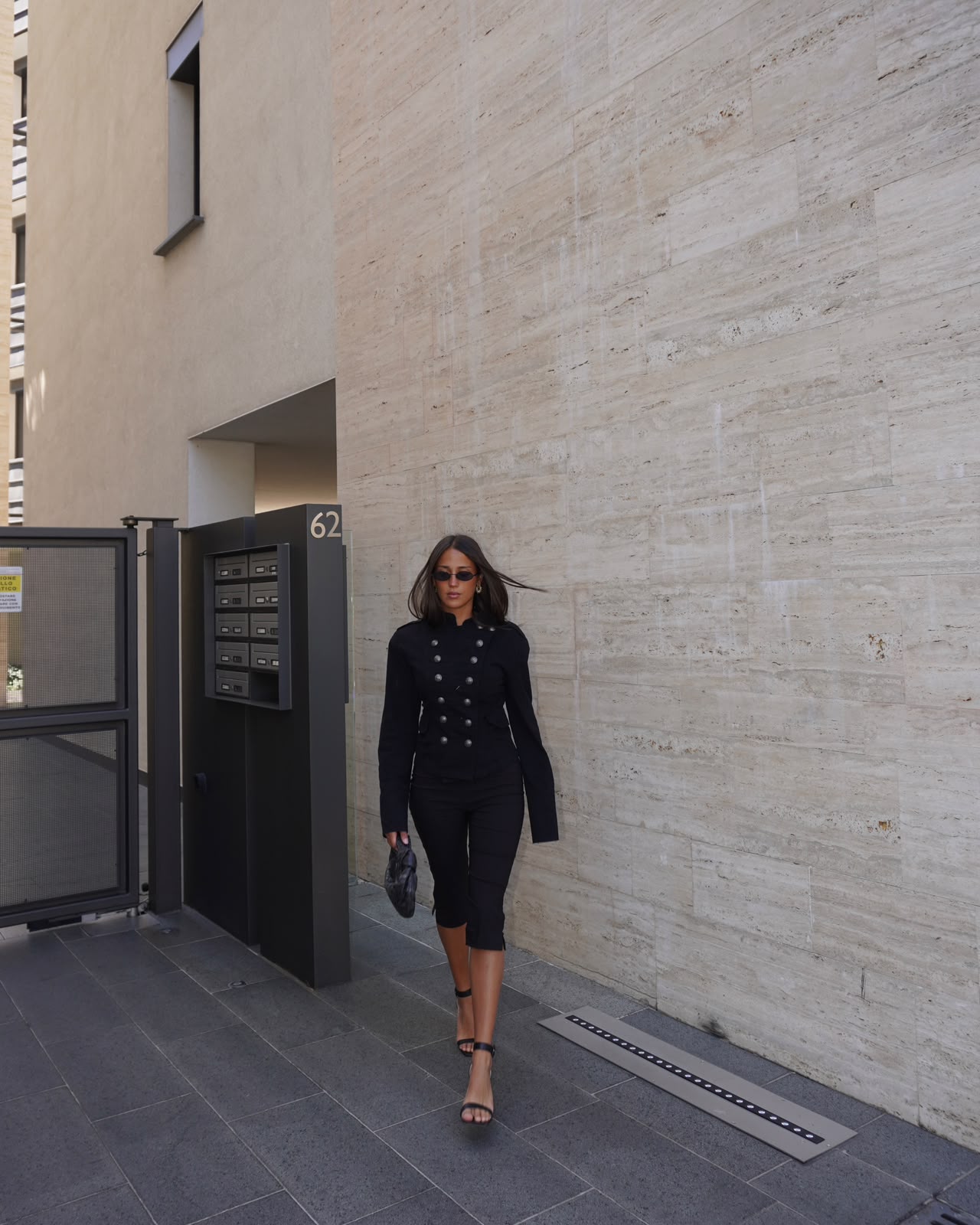 GIACCA STRINGATA IN DENIM CON BOTTONI