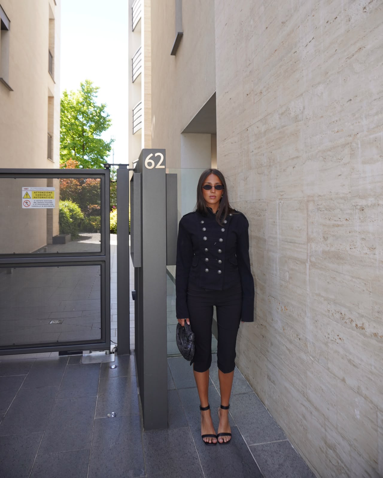 GIACCA STRINGATA IN DENIM CON BOTTONI
