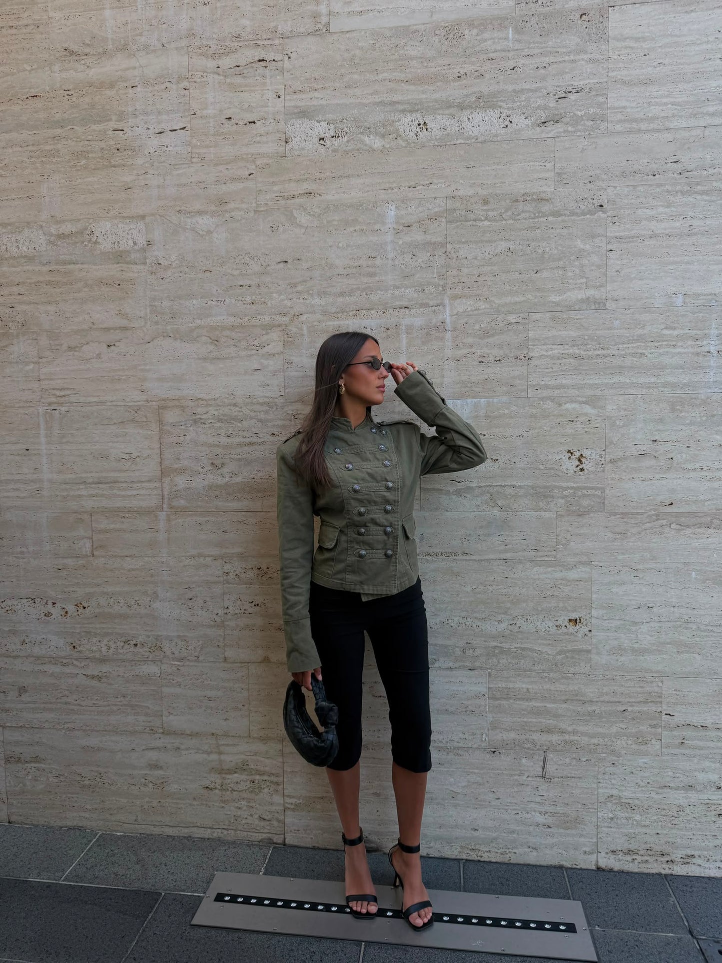 GIACCA STRINGATA IN DENIM CON BOTTONI